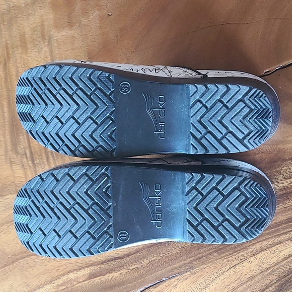 Dansko 38 off white graphic Clogs - Picture 4 of 11